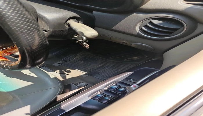 2011 Hyundai i10 MAGNA 1.1, Petrol, Manual, 95,256 km, interior