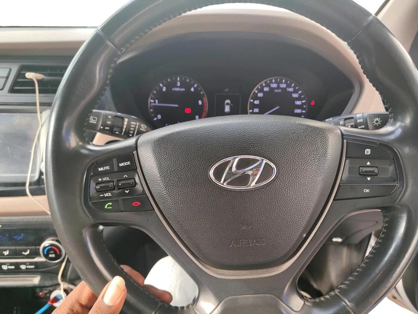 2015 Hyundai Elite i20 ASTA 1.4 CRDI, Diesel, Manual, 1,10,865 km, interior
