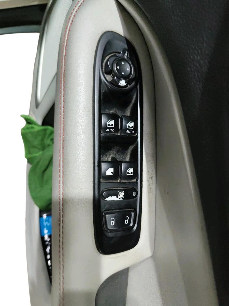 2018 Jeep Compass LIMITED (O) 2.0 DIESEL, Diesel, Manual, 1,54,807 km, interior