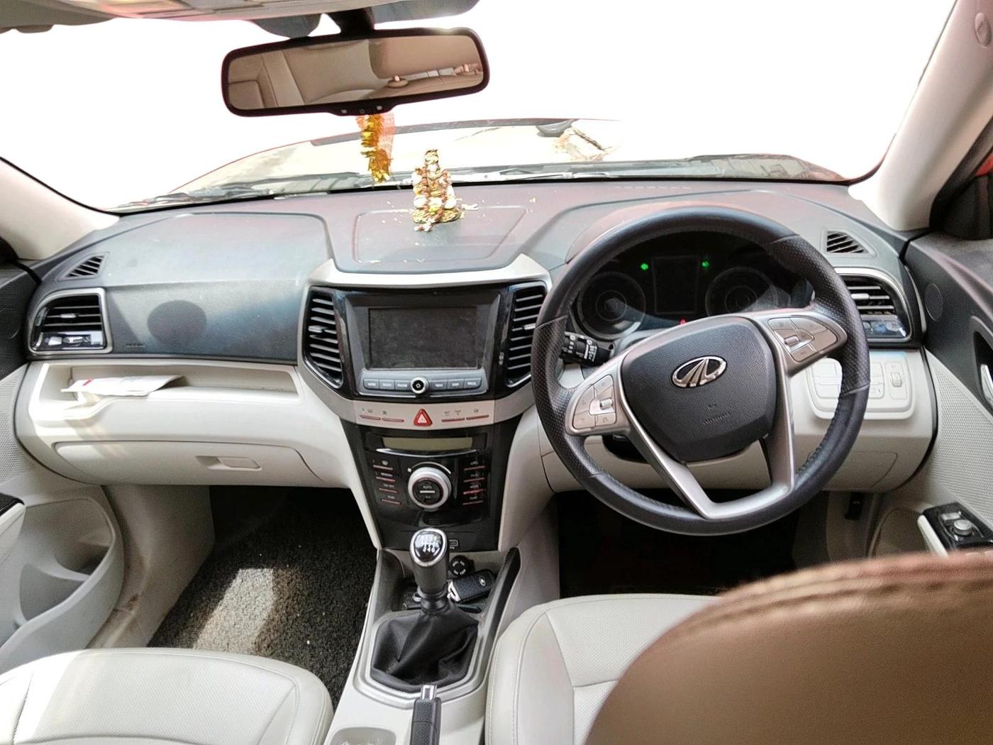 2022 Mahindra XUV300 W8 (O) 1.5 DIESEL, Diesel, Manual, 49,596 km, interior