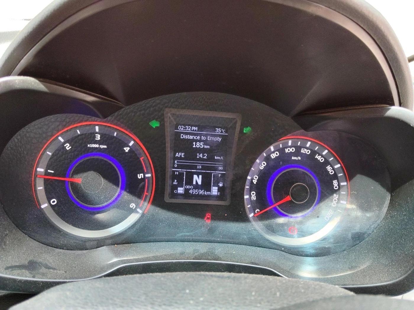 2022 Mahindra XUV300 W8 (O) 1.5 DIESEL, Diesel, Manual, 49,596 km, interior