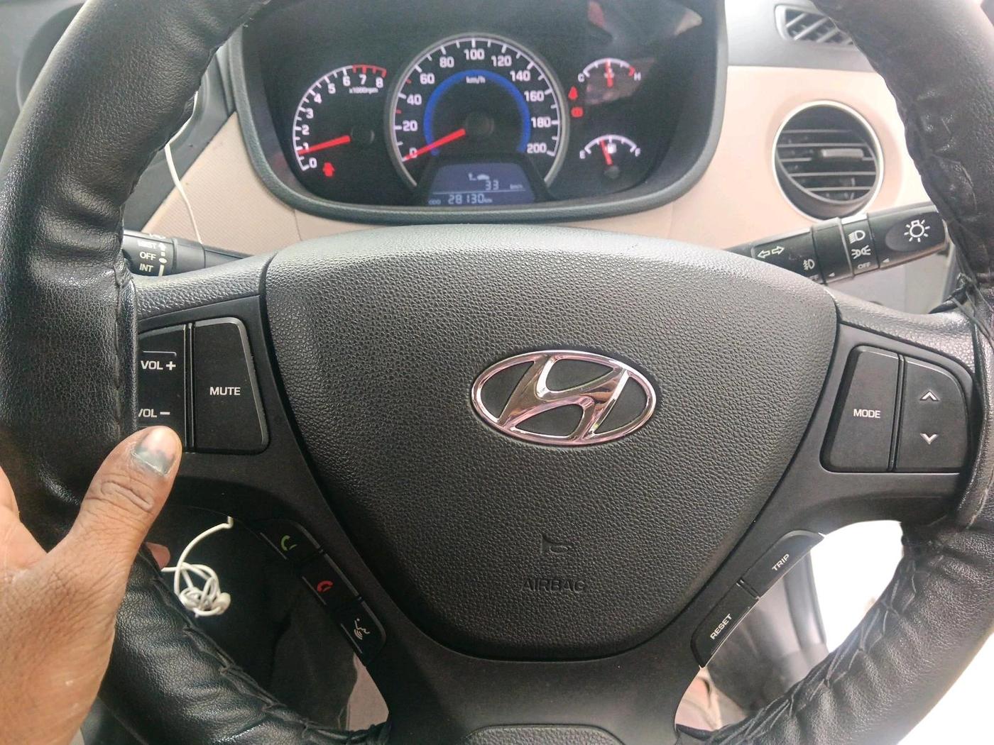 2019 Hyundai Grand i10 SPORTZ 1.2 KAPPA VTVT, Petrol, Manual, 28,130 km, interior