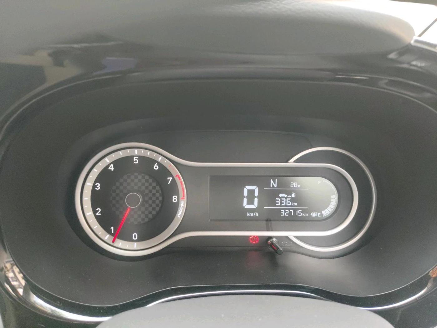 2022 Hyundai GRAND I10 NIOS SPORTZ AMT 1.2 KAPPA VTVT, Petrol, Automatic, 32,715 km, interior