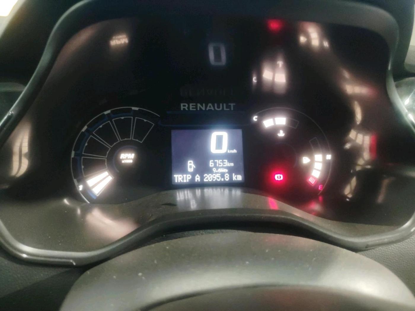 2025 Renault Kiger RXL MT, Petrol, Manual, 8,007 km, interior