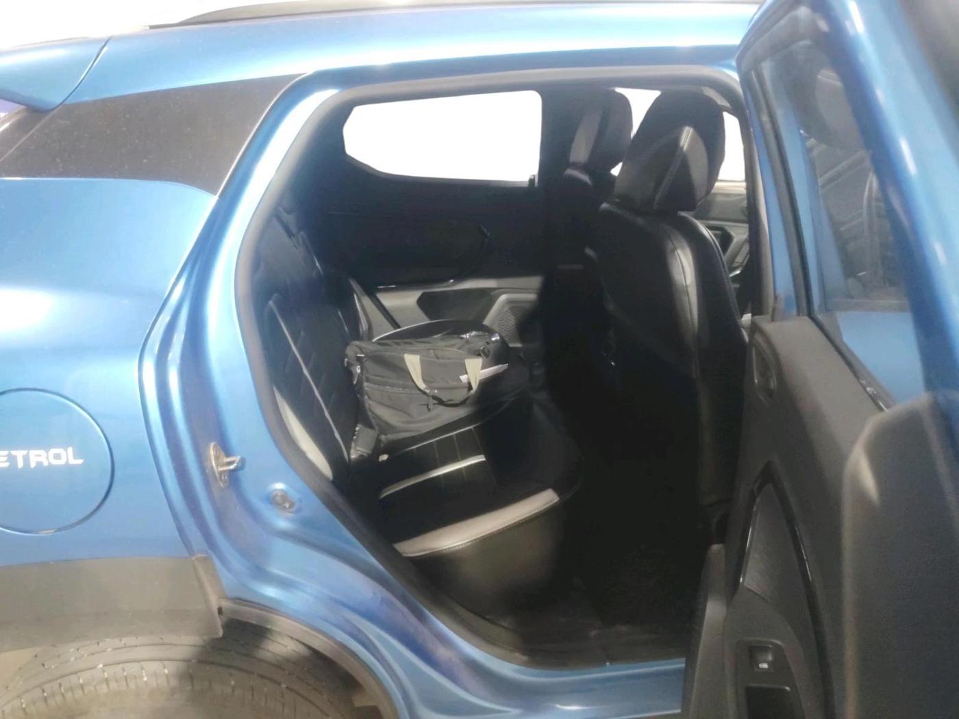 2025 Renault Kiger RXL MT, Petrol, Manual, 8,007 km, interior
