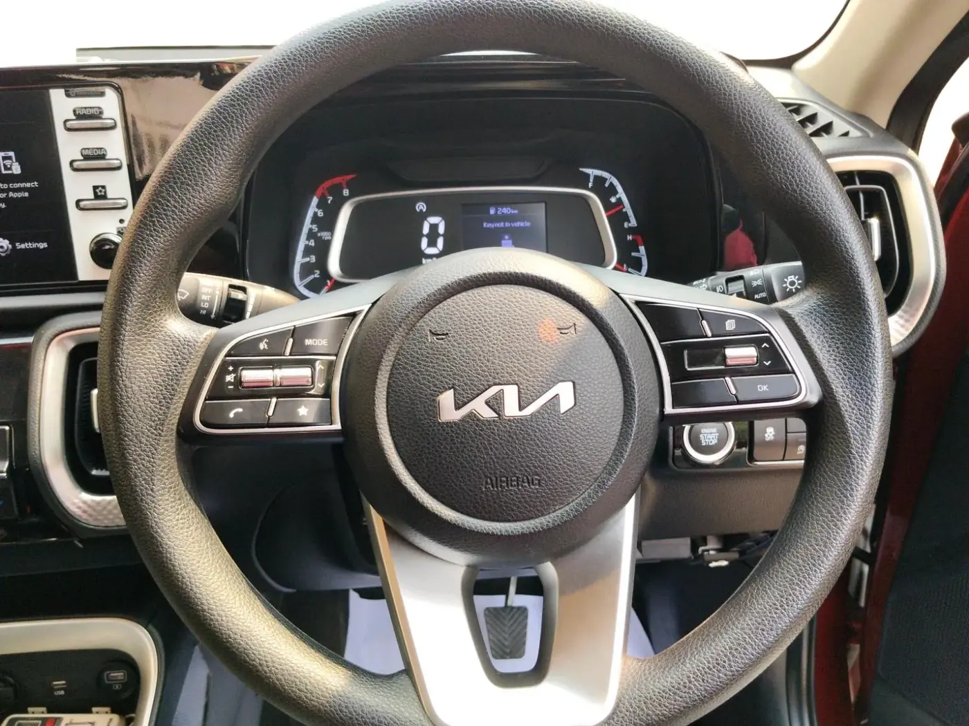 2023 KIA SONET HTK PLUS 1.0 IMT, Petrol, Manual, 11,800 km, interior