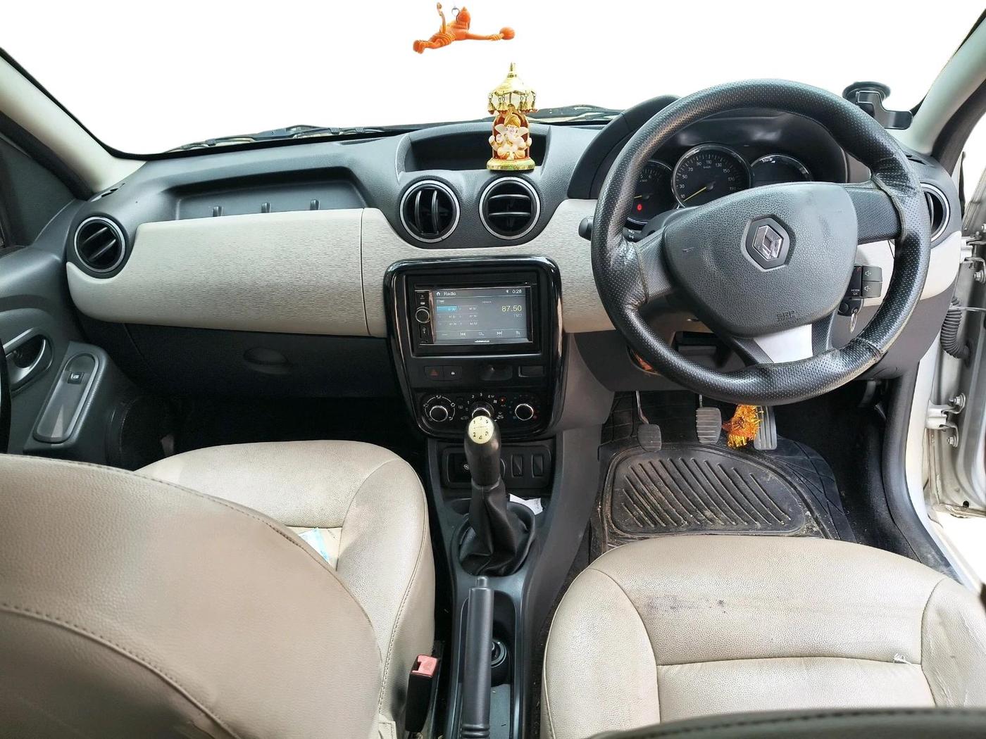 2015 Renault Duster 85 PS RXL DIESEL, Diesel, Manual, 1,00,603 km, interior