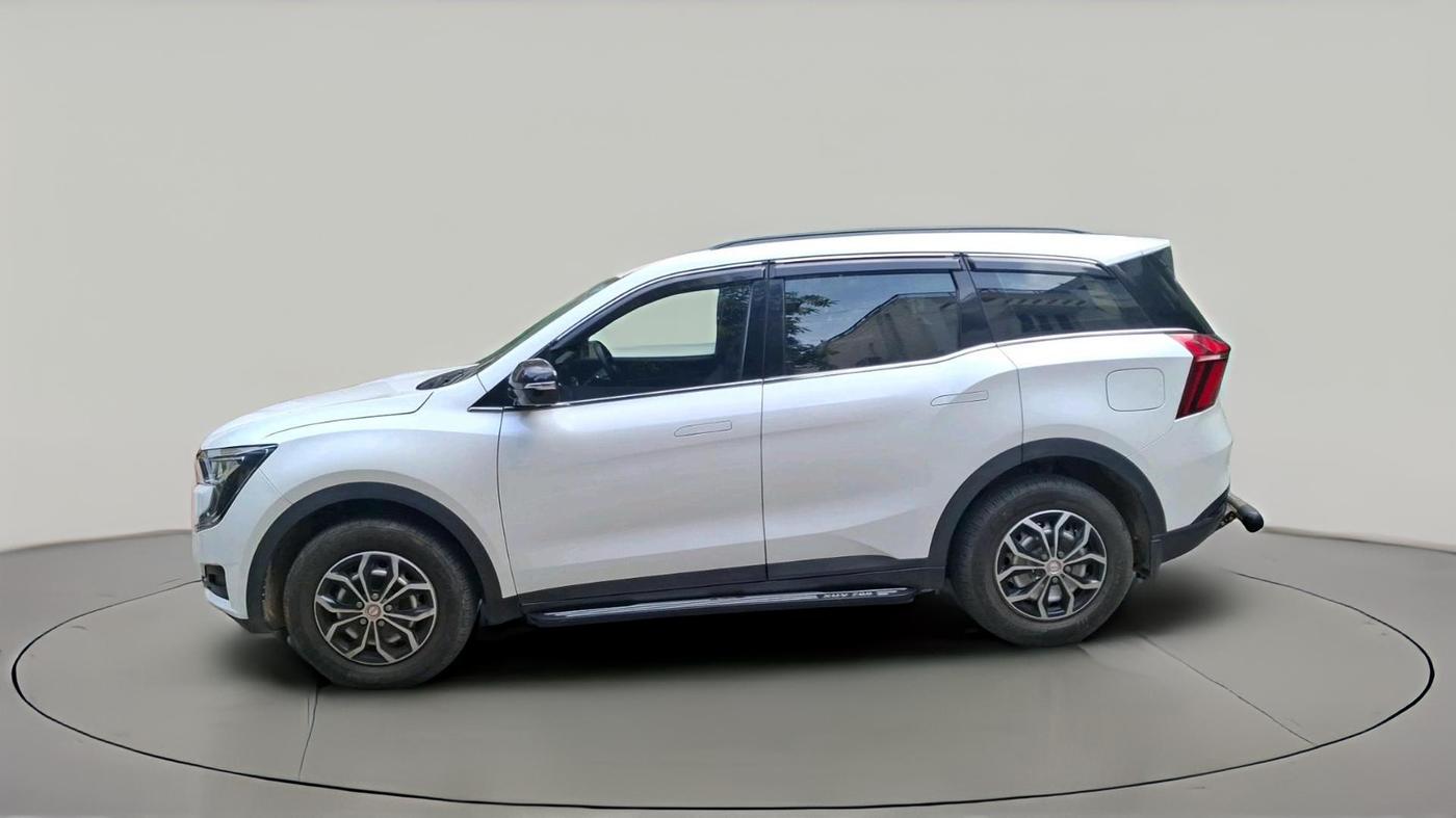 2023 Mahindra XUV700 MX P MT 5 STR, Petrol, Manual, 14,047 km, exterior