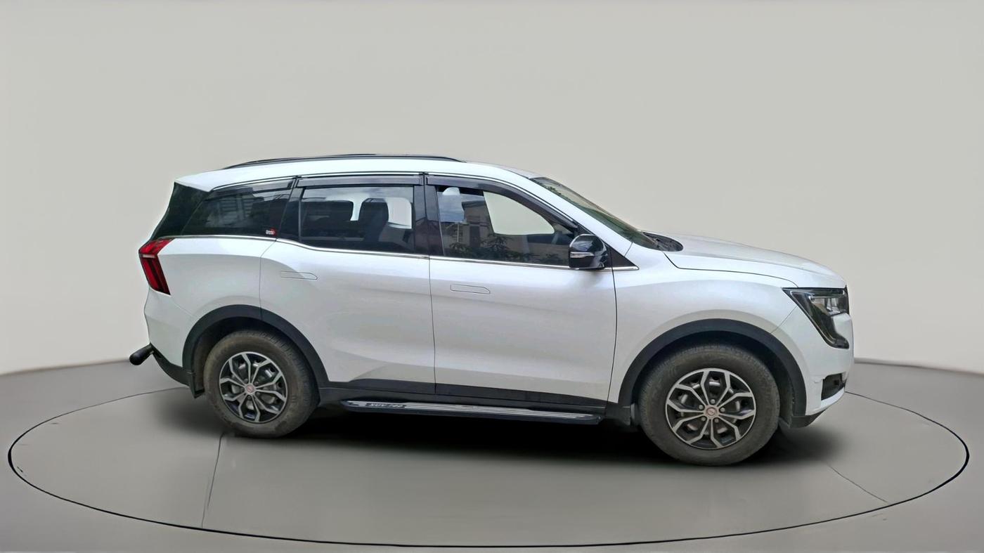 2023 Mahindra XUV700 MX P MT 5 STR, Petrol, Manual, 14,047 km, exterior