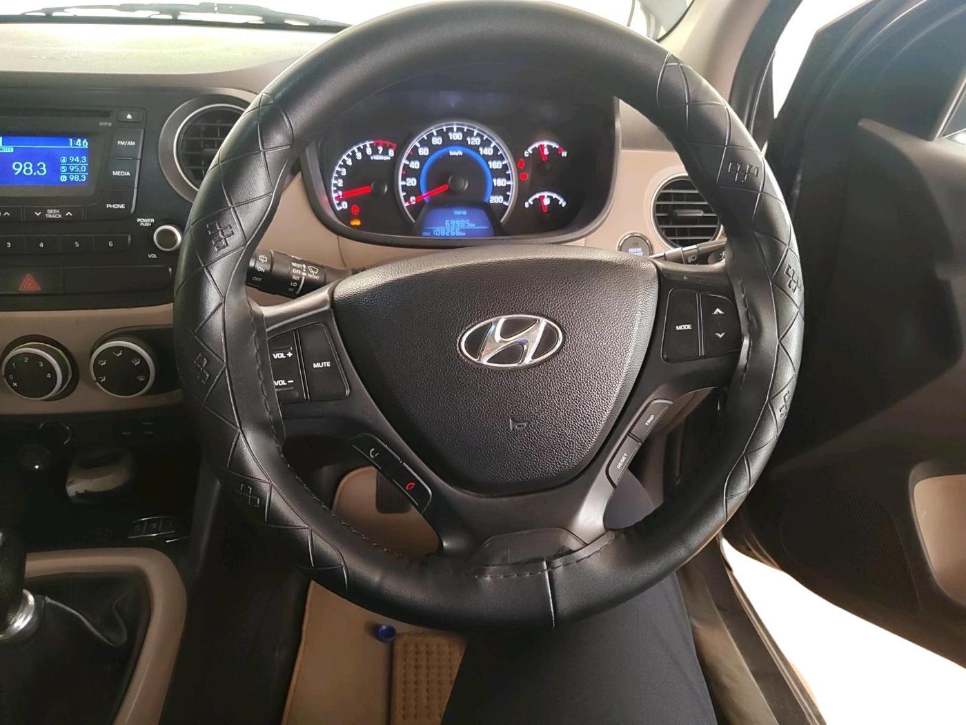 2015 Hyundai Grand i10 ASTA 1.2 KAPPA VTVT, Petrol, Manual, 1,08,266 km, interior