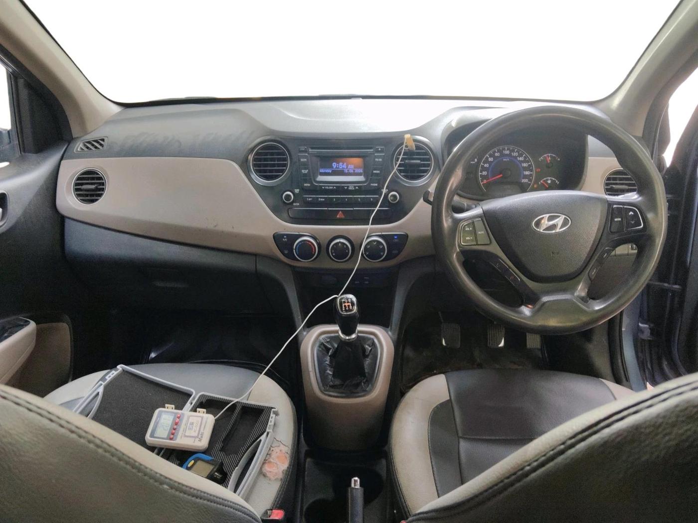 2015 Hyundai Grand i10 SPORTZ 1.2 KAPPA VTVT, Petrol, Manual, 1,40,771 km, interior