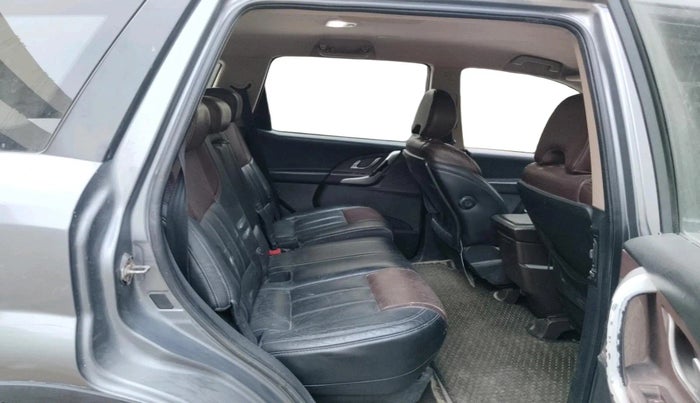 2012 Mahindra XUV500 W8, Diesel, Manual, 1,01,964 km, interior