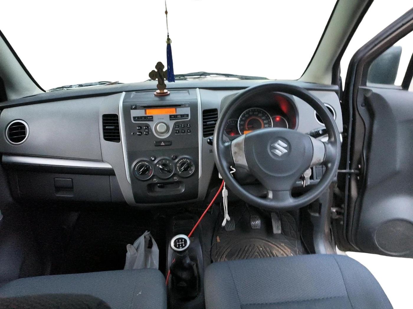 2012 Maruti Wagon R 1.0 VXI, Petrol, Manual, 1,25,505 km, interior