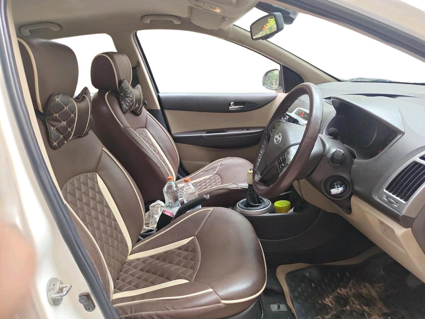 2013 Hyundai i20 SPORTZ 1.4 CRDI, Diesel, Manual, 1,53,035 km, interior