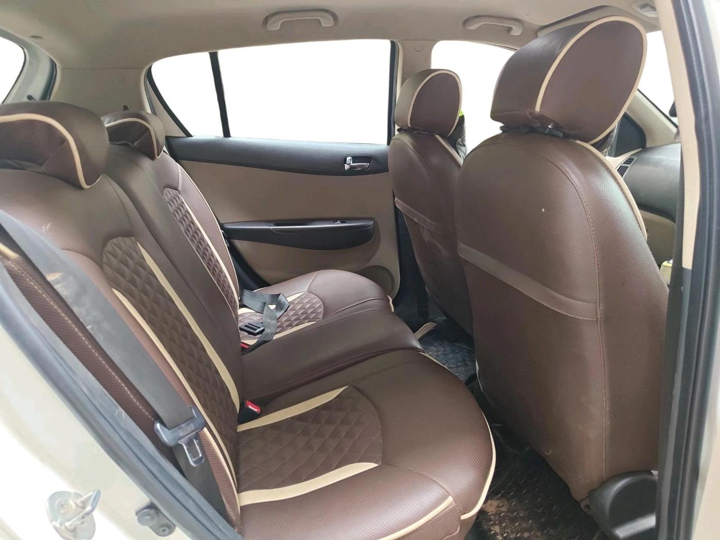 2013 Hyundai i20 SPORTZ 1.4 CRDI, Diesel, Manual, 1,53,035 km, interior