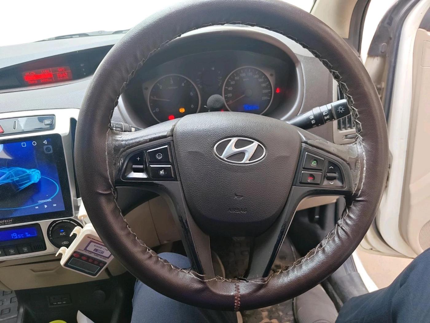 2013 Hyundai i20 SPORTZ 1.4 CRDI, Diesel, Manual, 1,53,035 km, interior