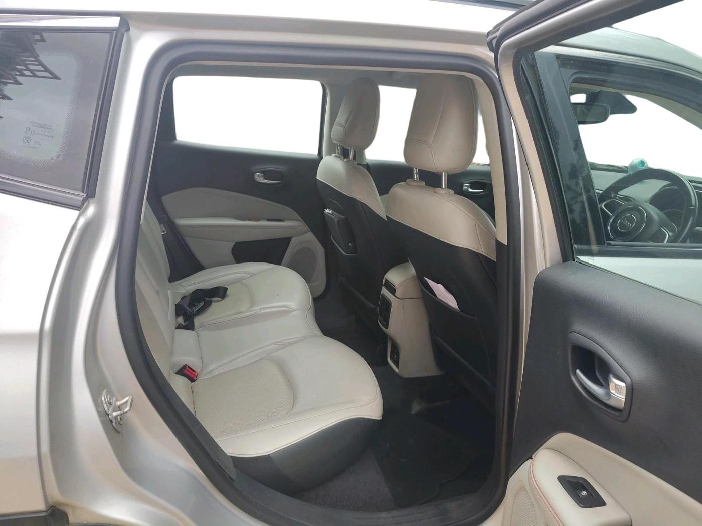 2017 Jeep Compass LIMITED 2.0 DIESEL, Diesel, Manual, 1,08,309 km, interior