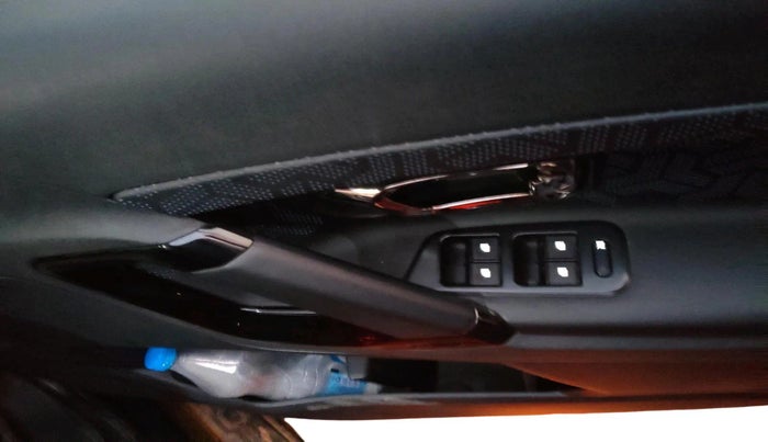 2022 Tata Harrier XZA Plus 2.0L Kryotec Halo Dark Edition, Diesel, Automatic, 65,000 km, interior