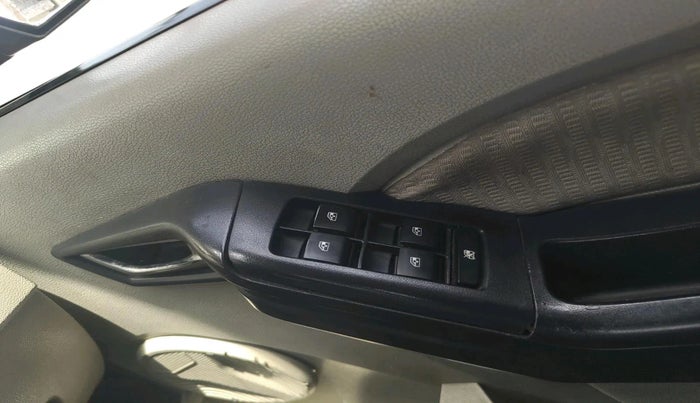 2014 Mahindra Verito 1.5 D4, Diesel, Manual, 2,28,137 km, interior