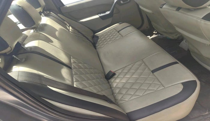 2014 Mahindra Verito 1.5 D4, Diesel, Manual, 2,28,137 km, interior