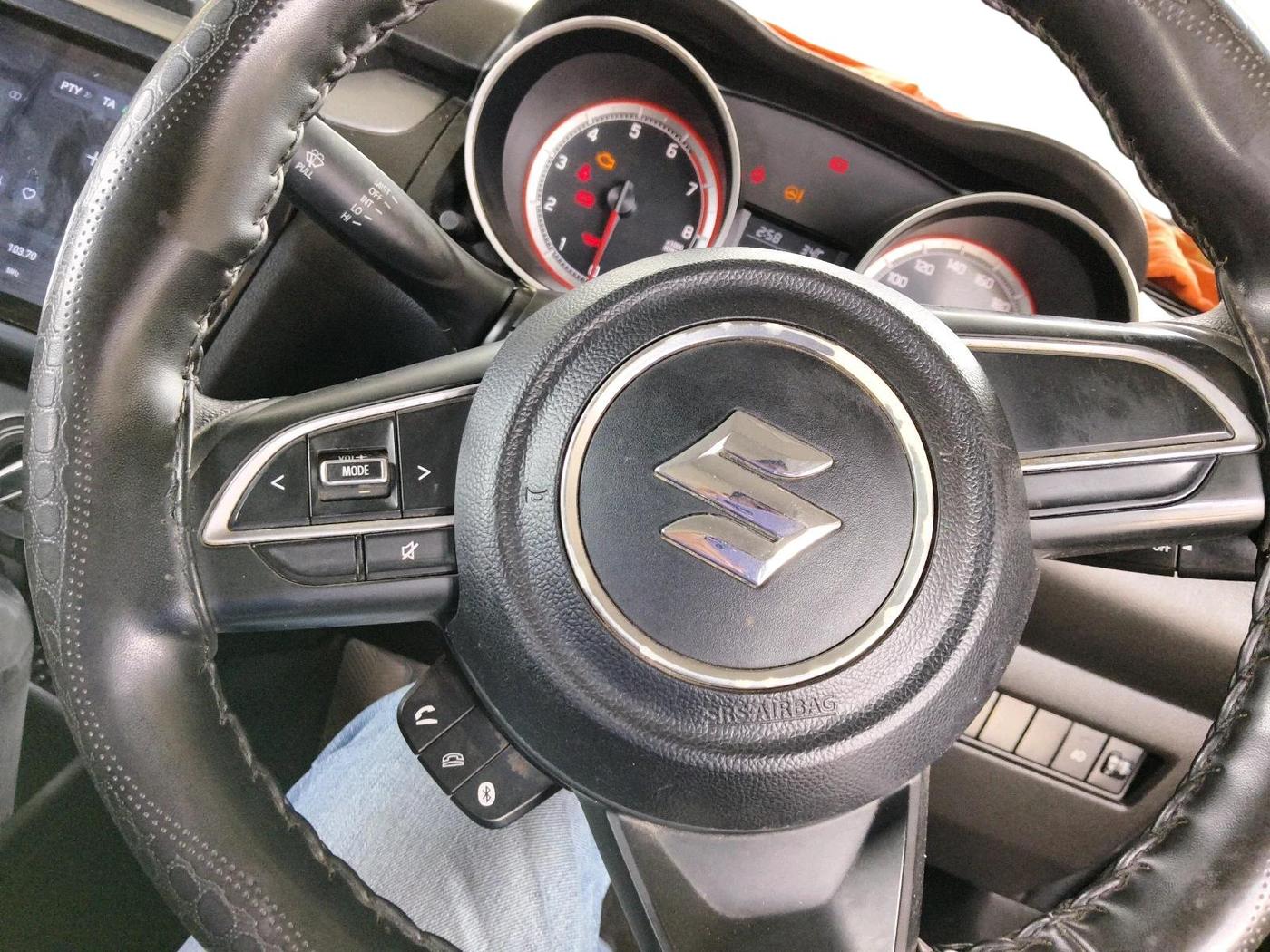 2018 Maruti Swift VXI AMT, Petrol, Automatic, 10,457 km, interior