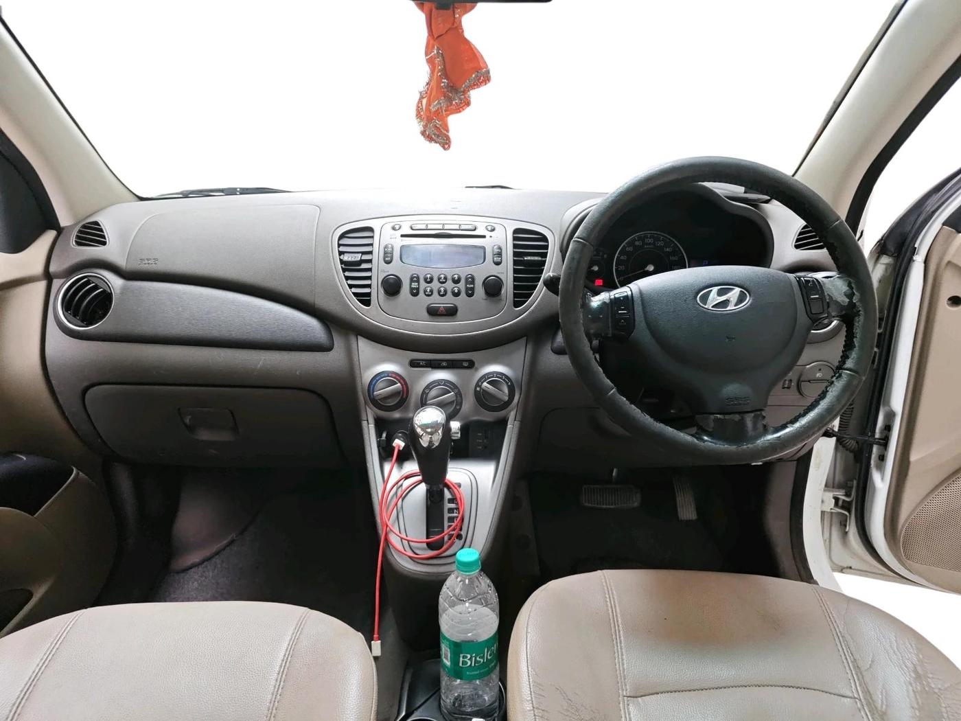 2011 Hyundai i10 ASTA 1.2 AT SUNROOF, Petrol, Automatic, 1,07,569 km, interior
