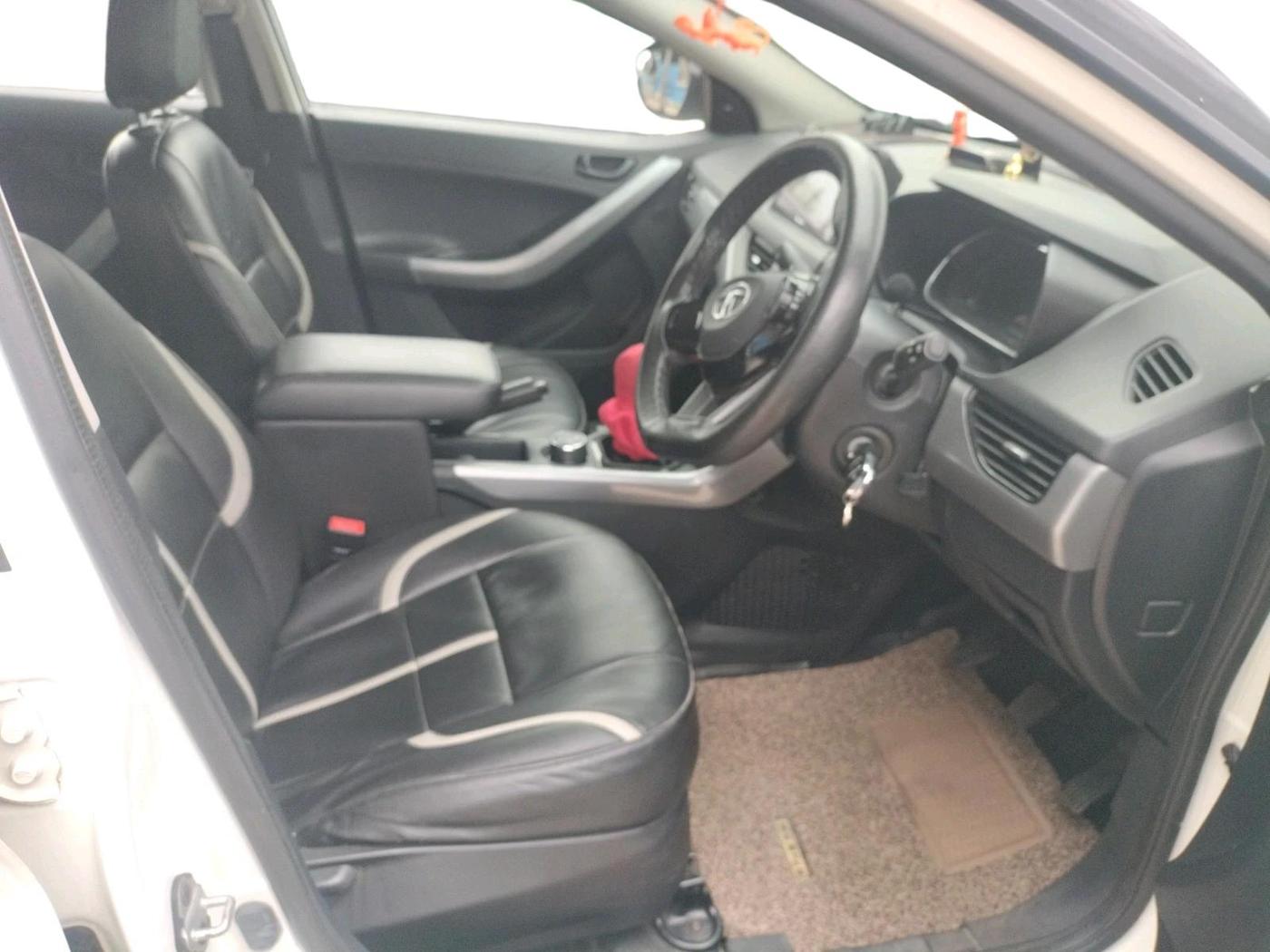 2020 Tata NEXON XE PETROL, Petrol, Manual, 40,279 km, interior