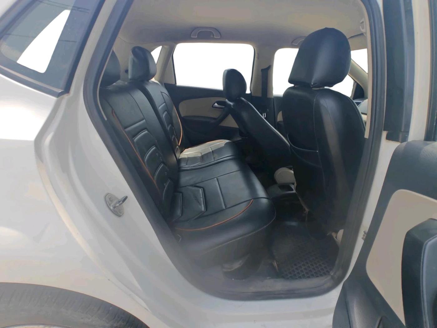 2012 Volkswagen Polo HIGHLINE DIESEL, Diesel, Manual, 1,39,861 km, interior
