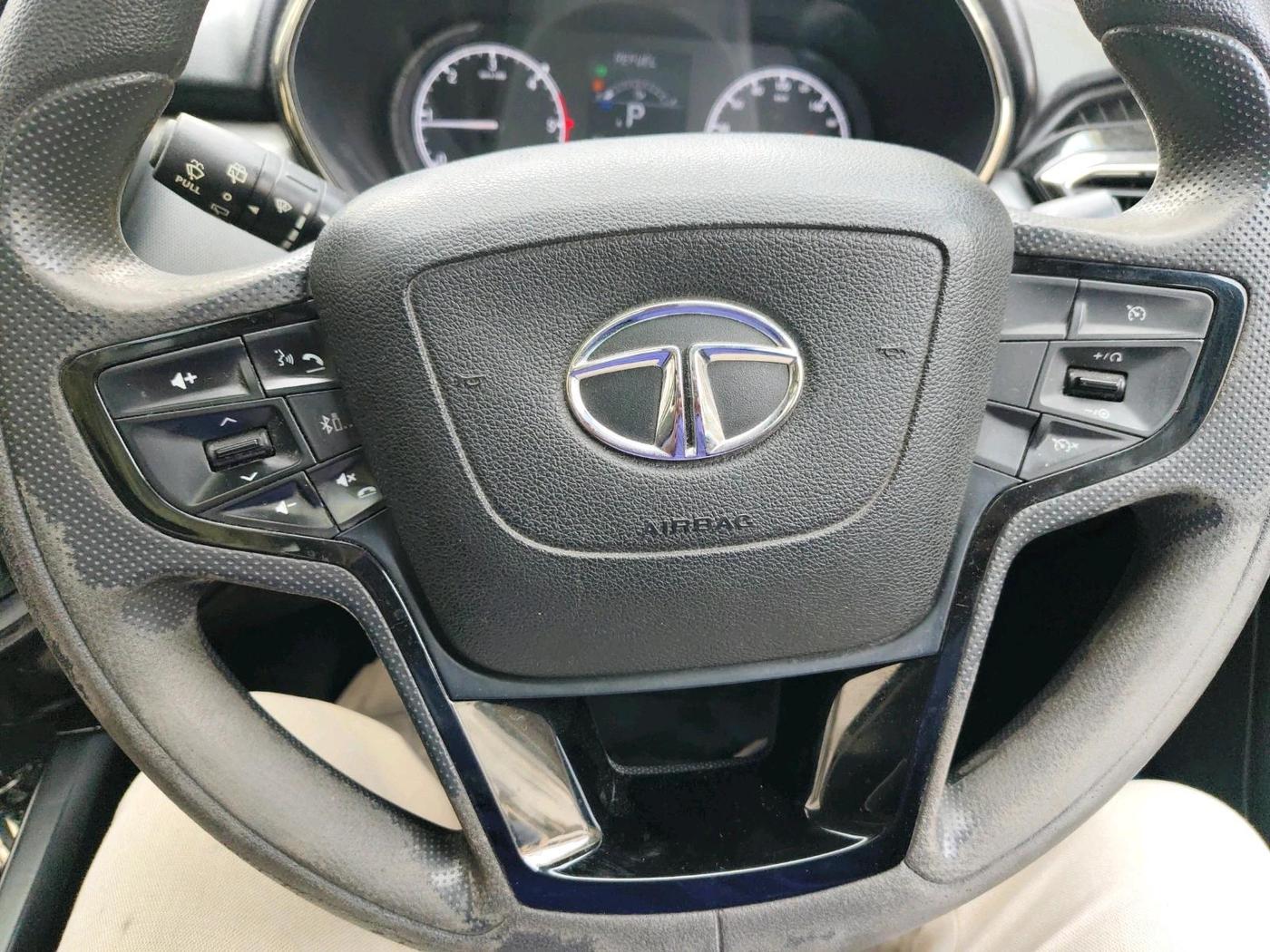 2022 Tata Harrier XTA PLUS 2.0L KRYOTEC DARK EDITION, Diesel, Automatic, 1,06,005 km, interior