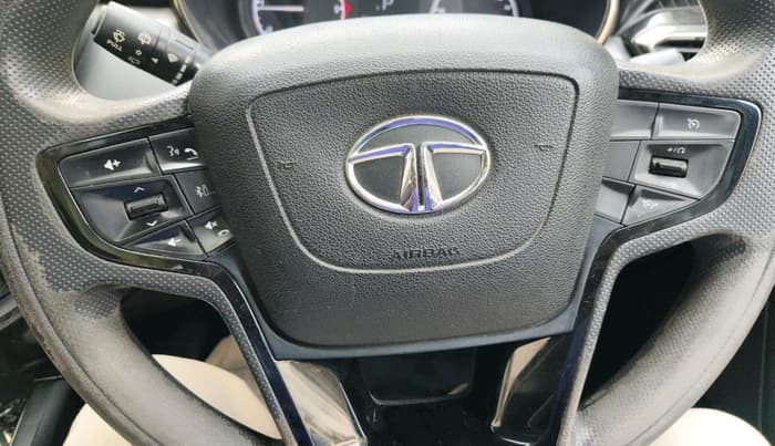 2022 Tata Harrier XTA PLUS 2.0L KRYOTEC DARK EDITION, Diesel, Automatic, 1,06,005 km, interior