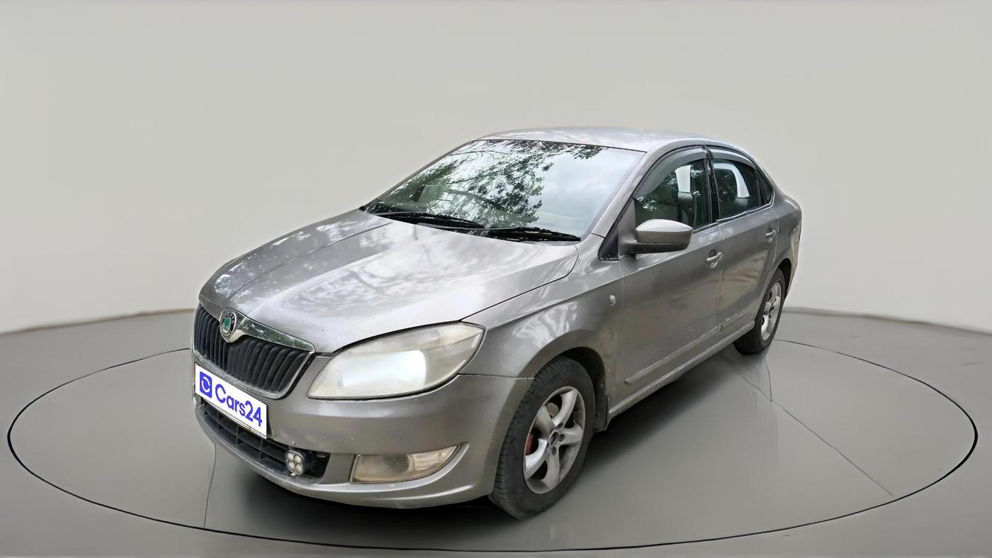 2011 Skoda Rapid ELEGANCE 1.6 TDI CR MT, Diesel, Manual, 1 km, exterior