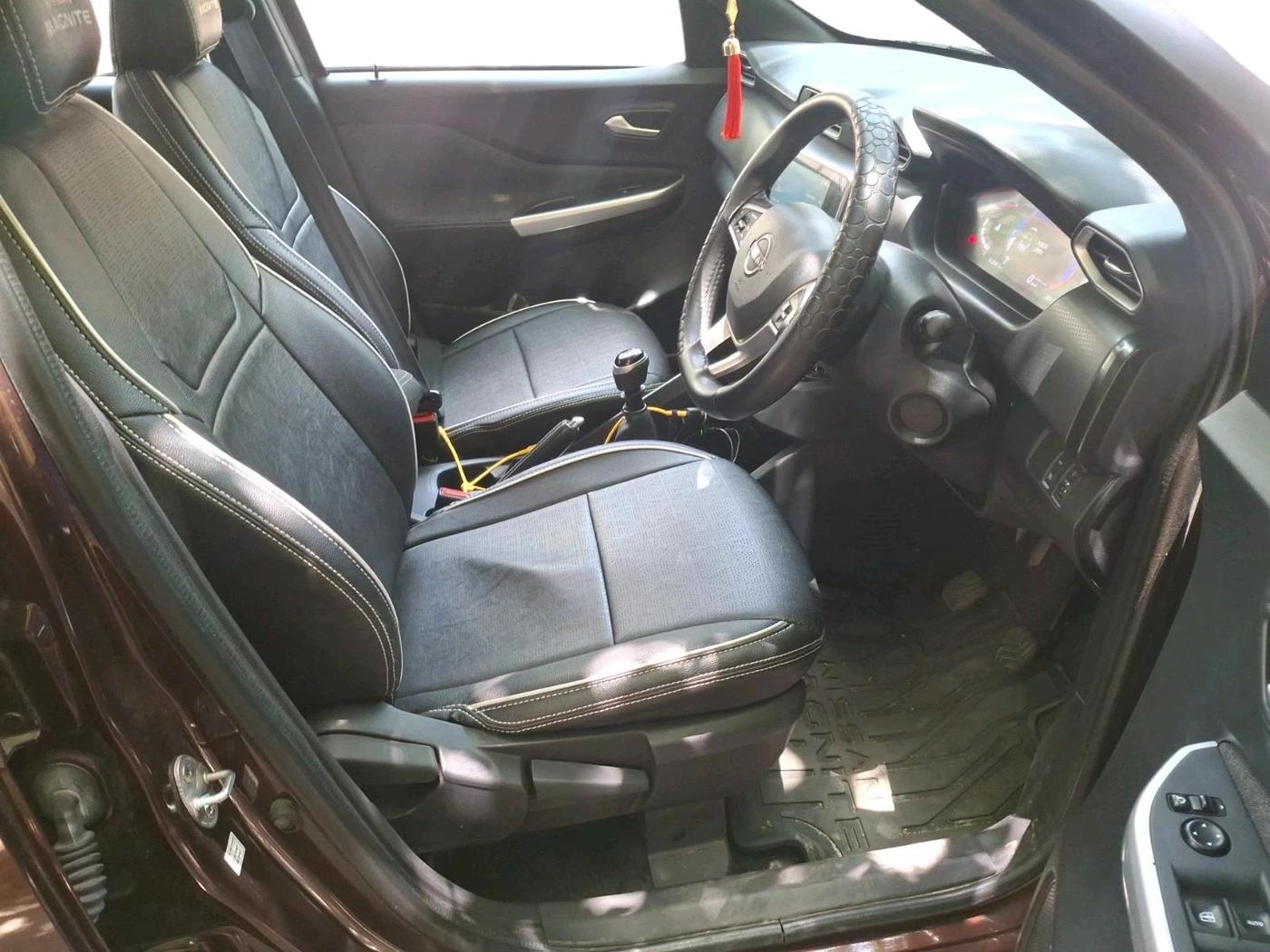 2022 Nissan MAGNITE XV PREMIUM DUAL TONE, Petrol, Manual, 26,115 km, interior