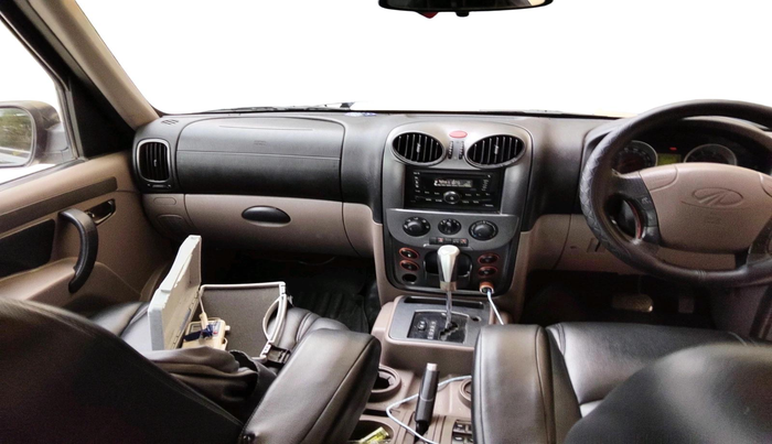 2011 Mahindra Scorpio VLX 2WD AT, Diesel, Automatic, 2,10,077 km, interior