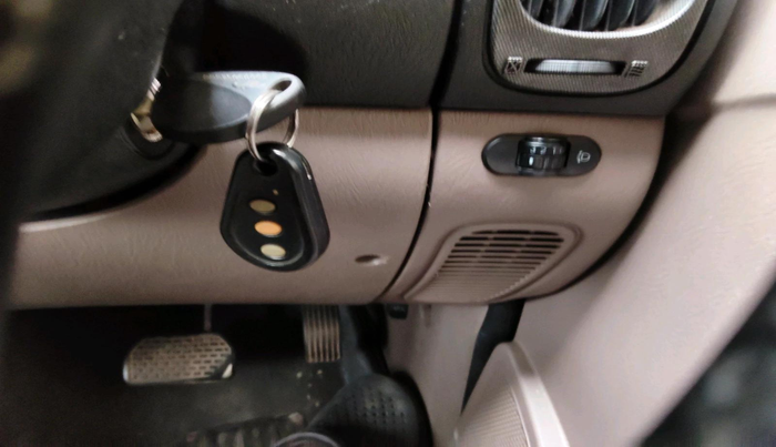2011 Mahindra Scorpio VLX 2WD AT, Diesel, Automatic, 2,10,077 km, interior