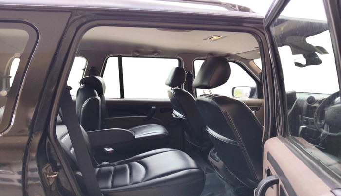 2011 Mahindra Scorpio VLX 2WD AT, Diesel, Automatic, 2,10,077 km, interior