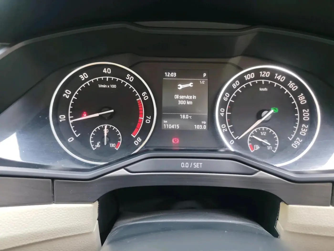 2016 Skoda Superb STYLE 1.8 TSI AT, Petrol, Automatic, 1,10,415 km, interior
