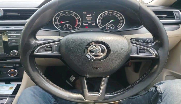 2016 Skoda Superb STYLE 1.8 TSI AT, Petrol, Automatic, 1,10,415 km, interior