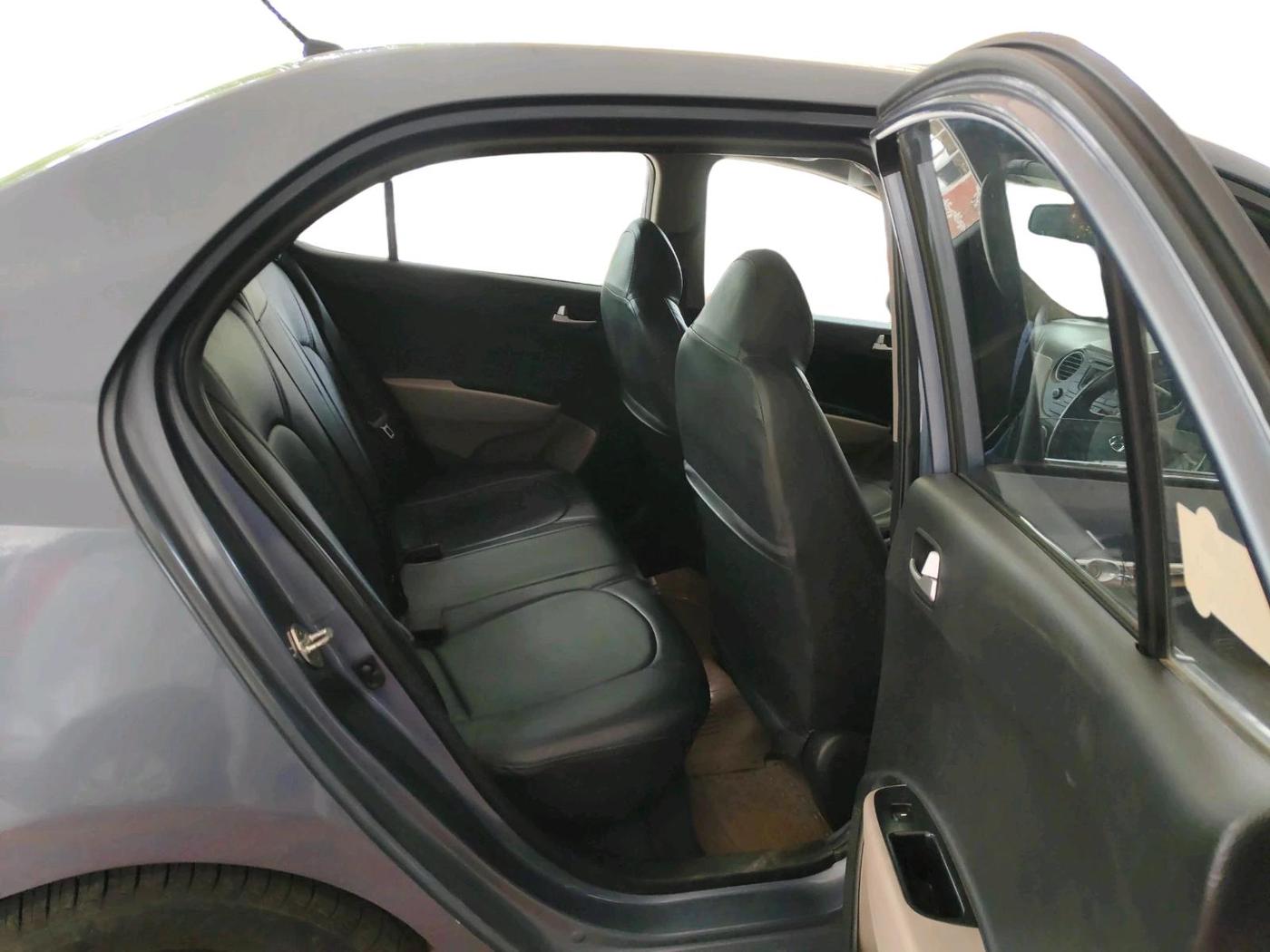 2015 Hyundai Xcent SX 1.2 (O), Petrol, Manual, 41,336 km, interior
