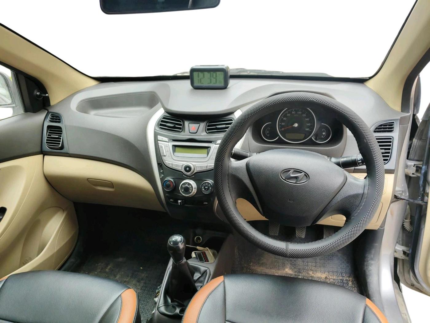 2013 Hyundai Eon MAGNA +, Petrol, Manual, 57,740 km, interior