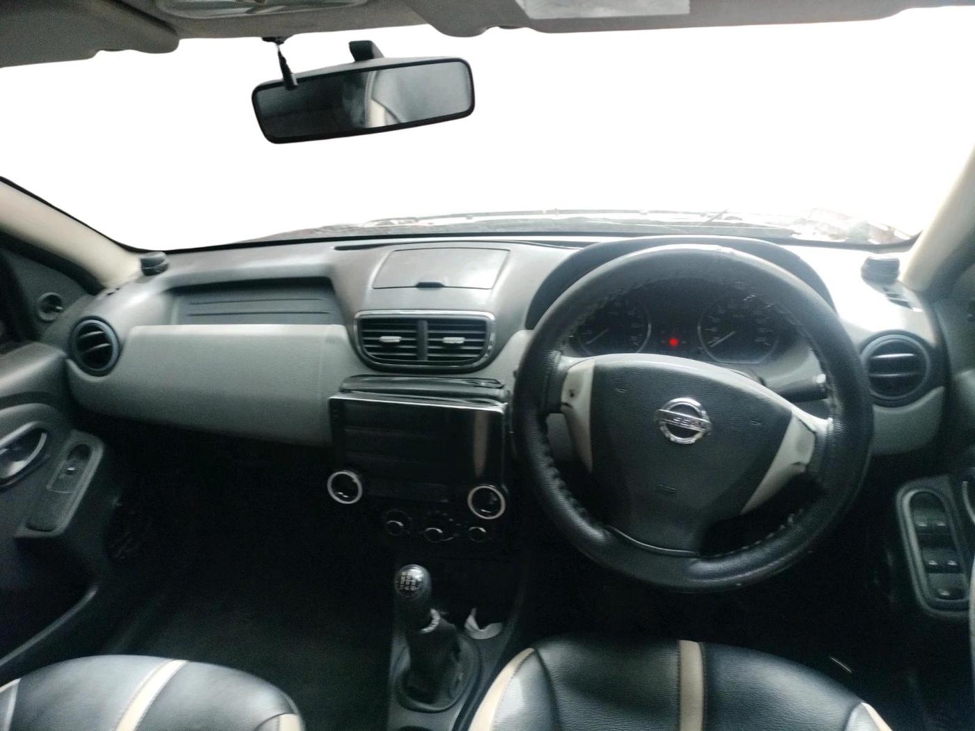 2013 Nissan Terrano XE (D), Diesel, Manual, 1,21,105 km, interior