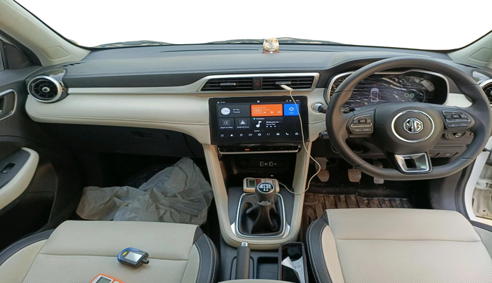 2025 MG ASTOR Select 1.5 MT (Ivory), Petrol, Manual, 6,651 km, interior