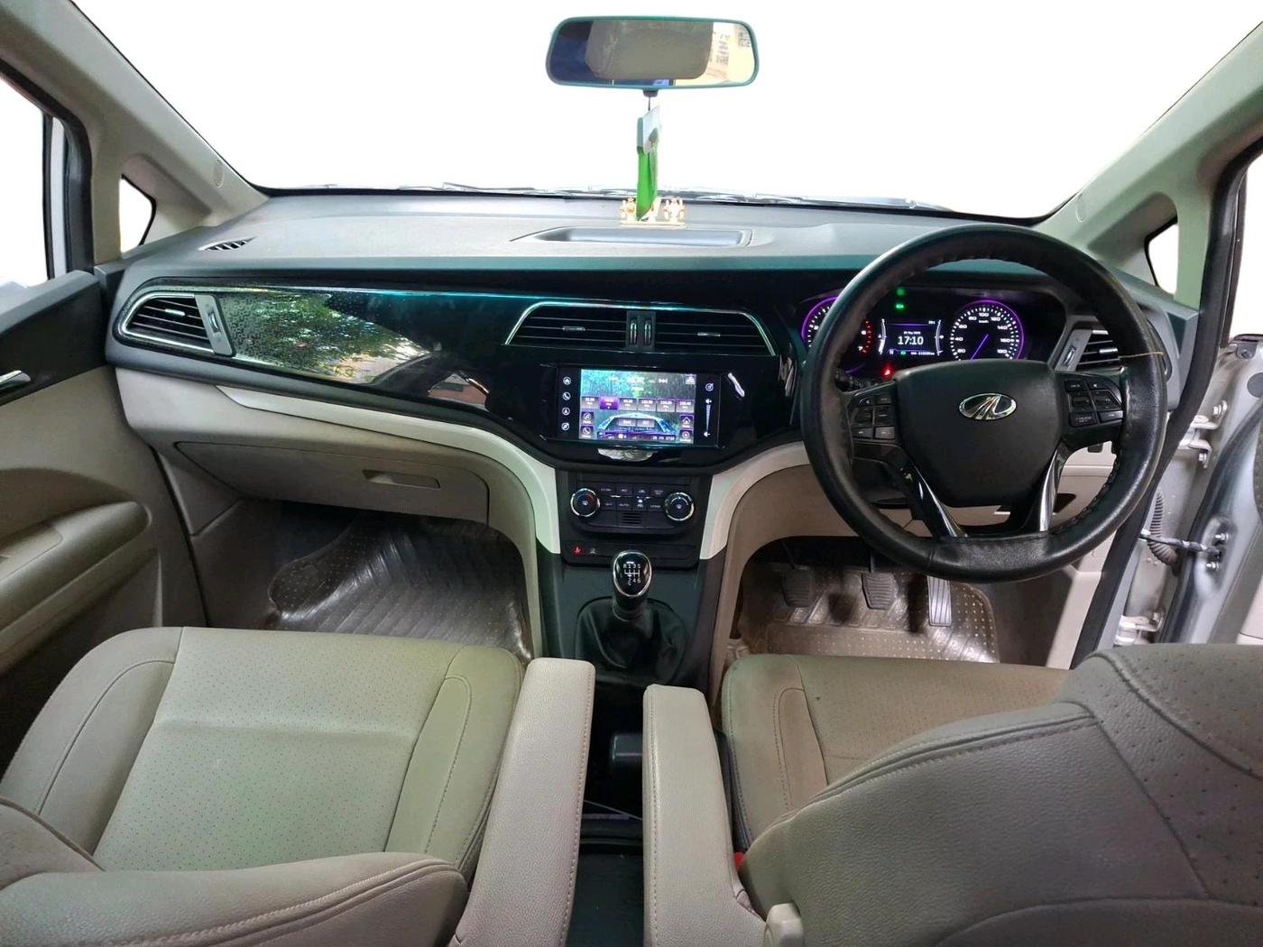 2018 Mahindra MARAZZO M8 7 STR, Diesel, Manual, 1,15,220 km, interior