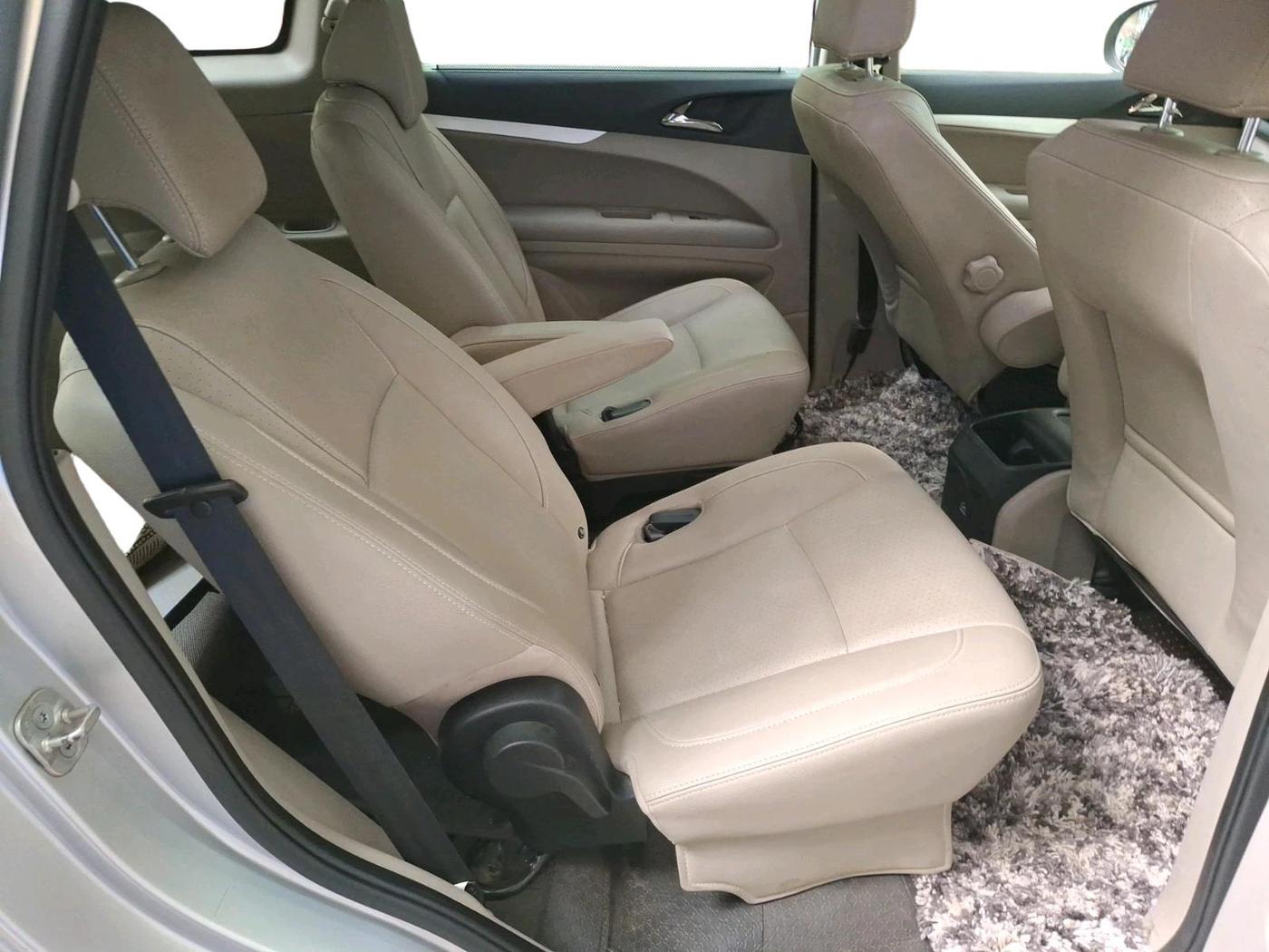 2018 Mahindra MARAZZO M8 7 STR, Diesel, Manual, 1,15,220 km, interior