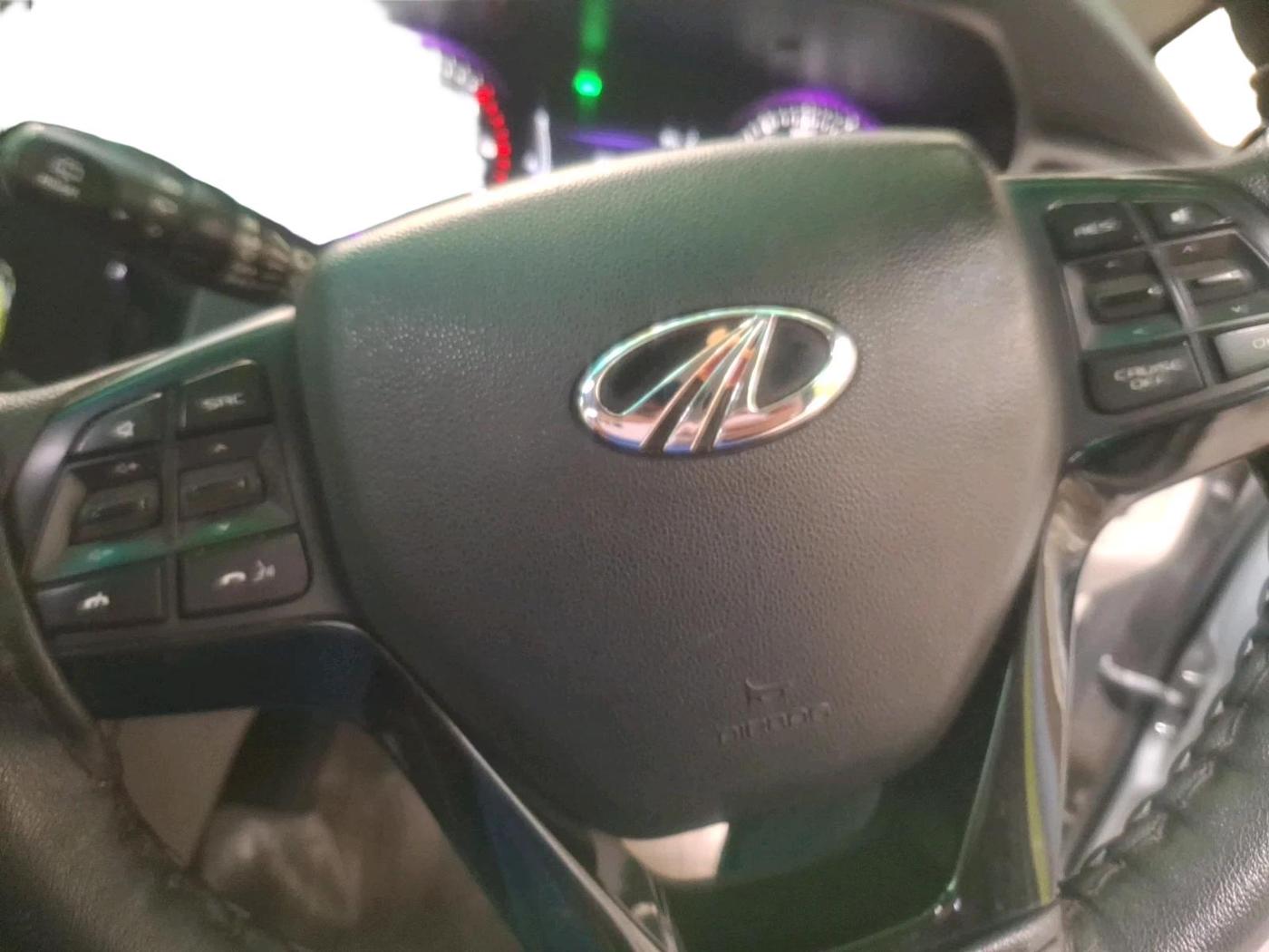 2018 Mahindra MARAZZO M8 7 STR, Diesel, Manual, 1,15,220 km, interior