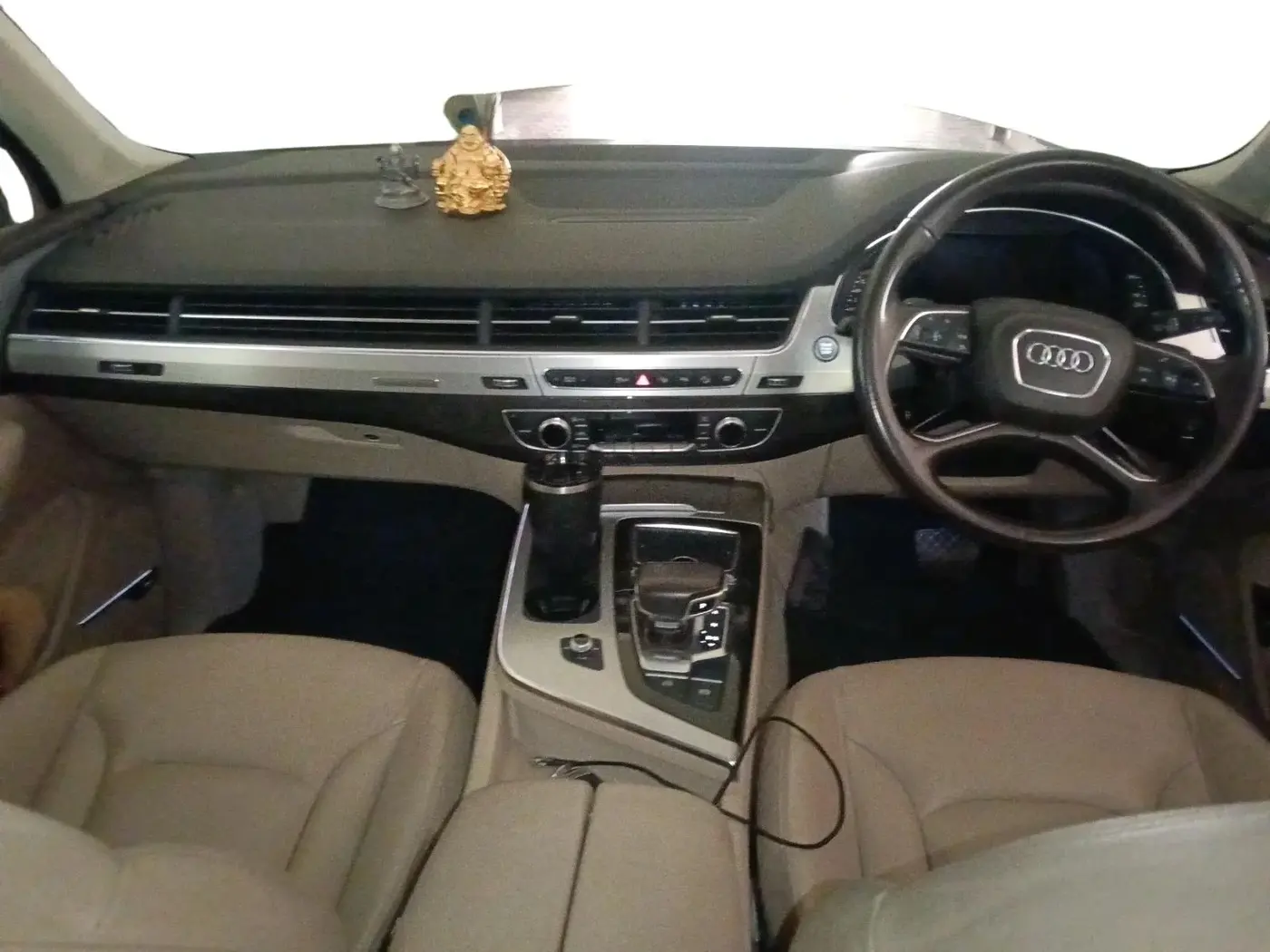 2017 Audi Q7 45 TDI QUATTRO PREMIUM PLUS, Diesel, Automatic, 1,40,951 km, interior