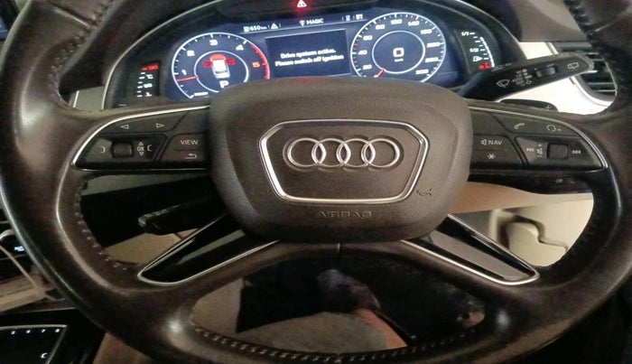 2017 Audi Q7 45 TDI QUATTRO PREMIUM PLUS, Diesel, Automatic, 1,40,951 km, interior