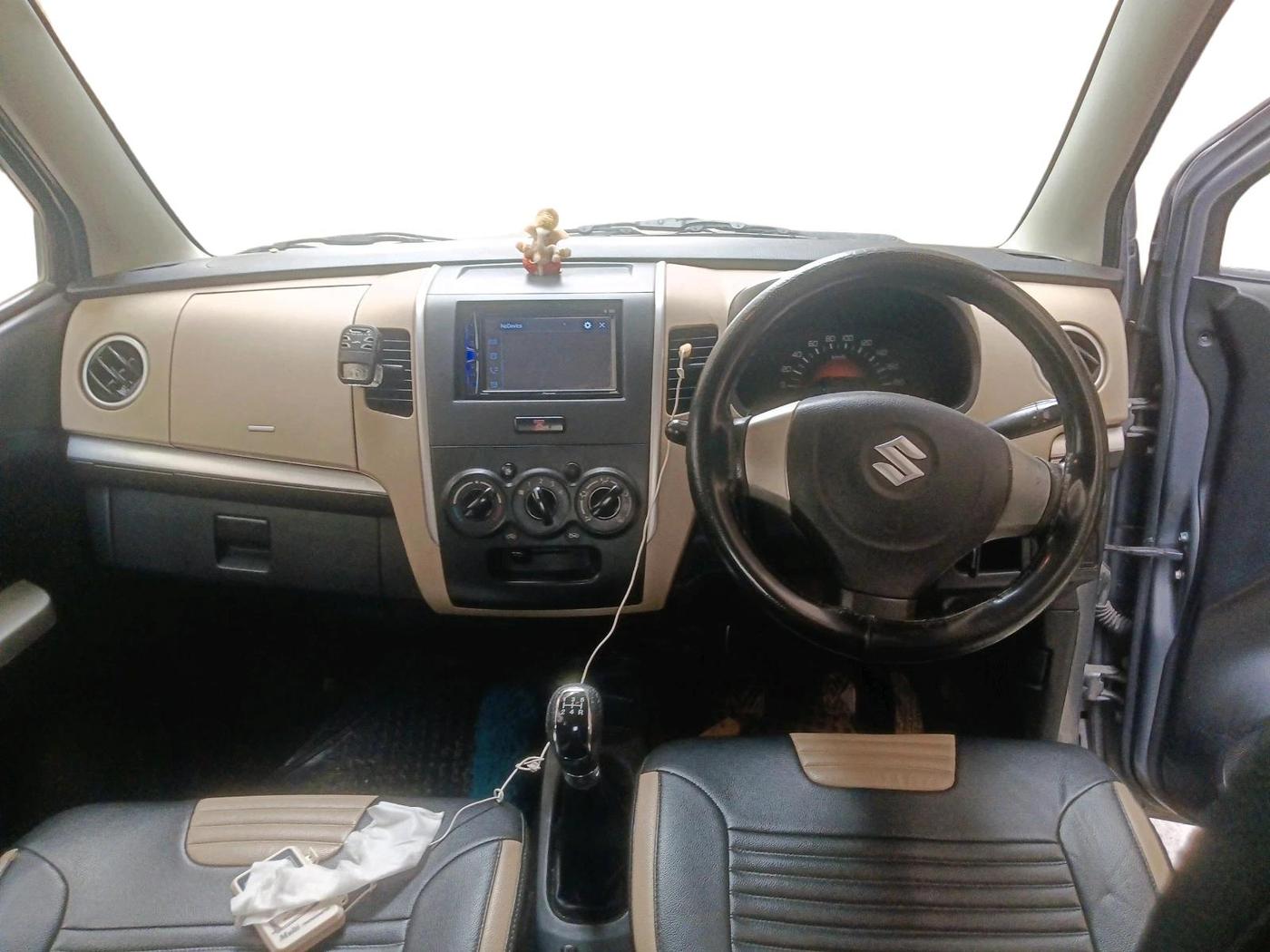 2018 Maruti Wagon R 1.0 LXI CNG, CNG, Manual, 1,21,875 km, interior