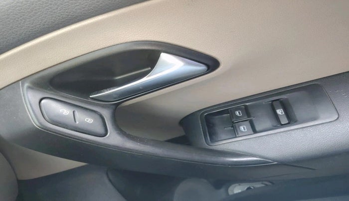 2012 Volkswagen Polo COMFORTLINE 1.2L PETROL, Petrol, Manual, 82,227 km, interior