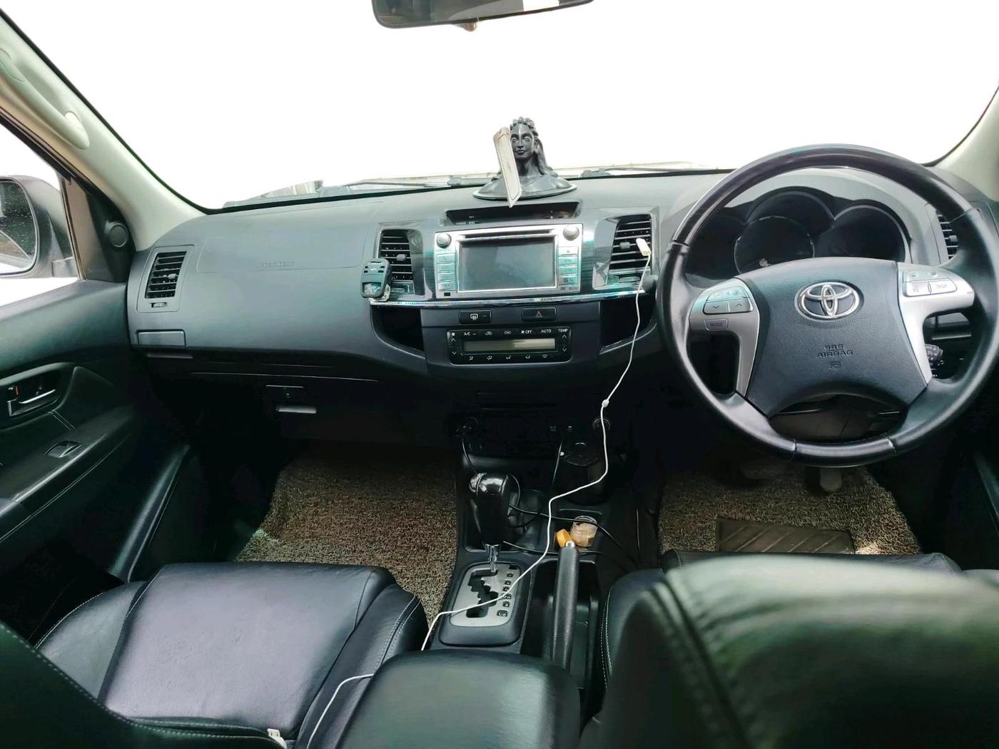2015 Toyota Fortuner 3.0 4X4 AT, Diesel, Automatic, 3,48,859 km, interior