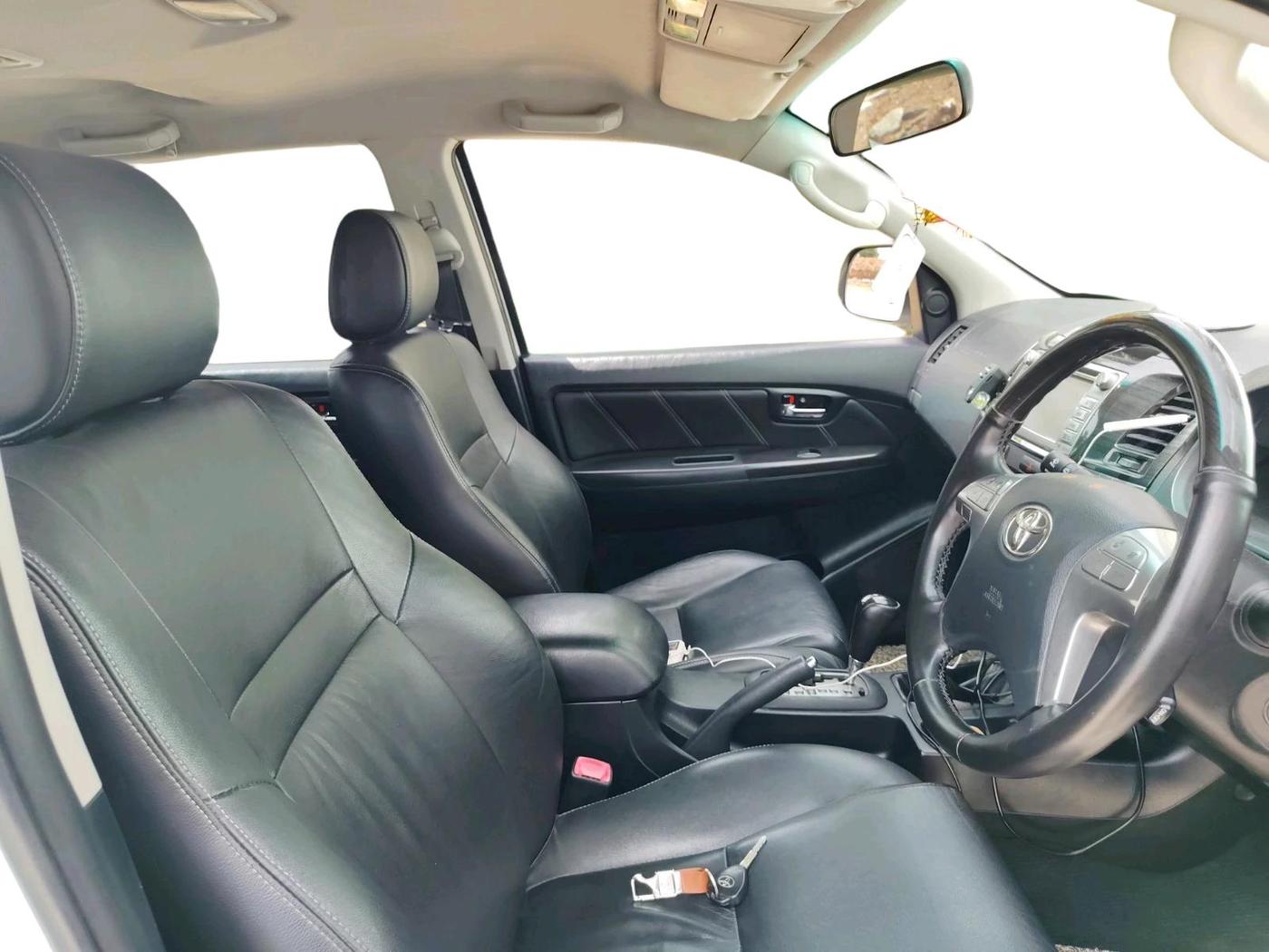 2015 Toyota Fortuner 3.0 4X4 AT, Diesel, Automatic, 3,48,859 km, interior